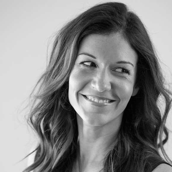 Profile Picture of Amanda Barrette (@ambarr2) on Poshmark