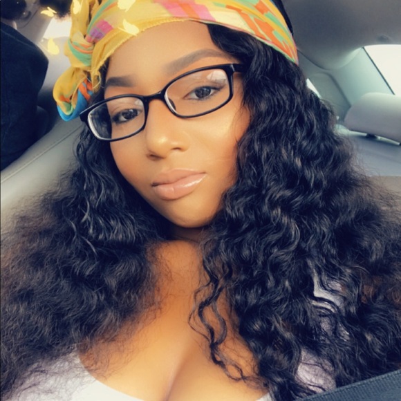 Profile Picture of Elisha Gaitor (@elishagaitor) on Poshmark