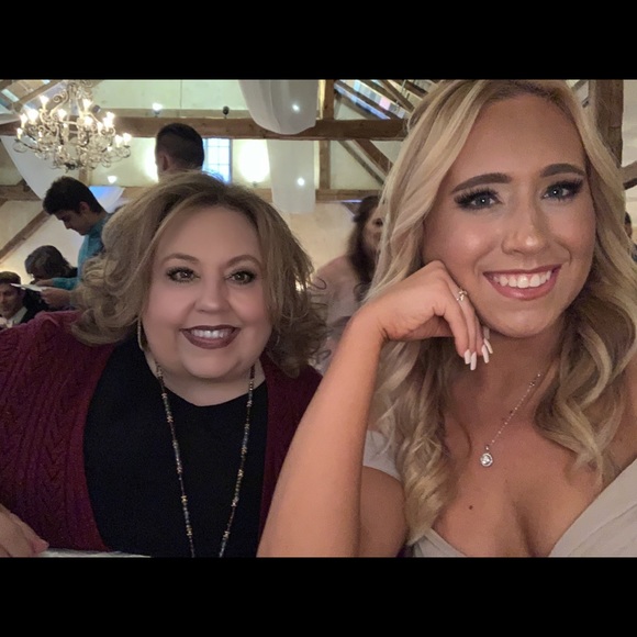 Profile Picture of Mardi Bunkley (@noodlesmom97) on Poshmark