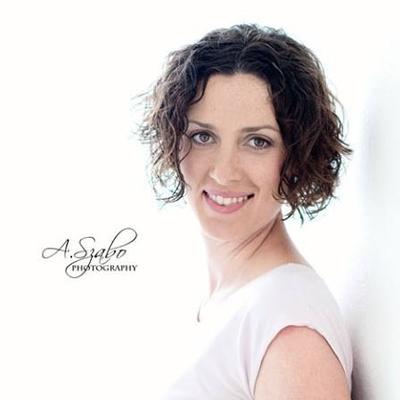 Profile Picture of Monica Nicholson (@likerosesinmay) on Twitter