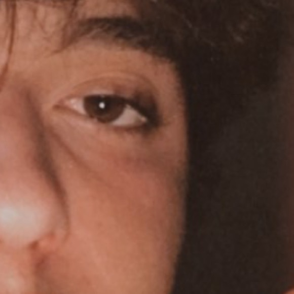 Profile Picture of Kara Simone (@ksimone507) on Poshmark