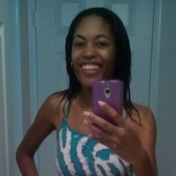 Profile Picture of Tabitha Spencer (@tabb907) on Poshmark