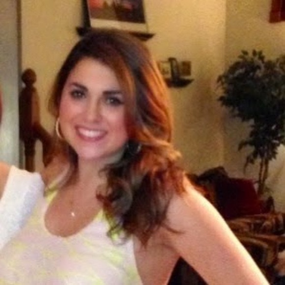 Profile Picture of Julia Gilinsky (@juliagilinsky1) on Poshmark