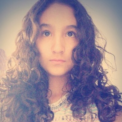 Profile Picture of Emily Holguin (@emilholguin) on Twitter