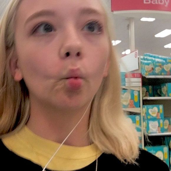 Profile Picture of Alice Pruitt (@alice_pruitt) on Poshmark