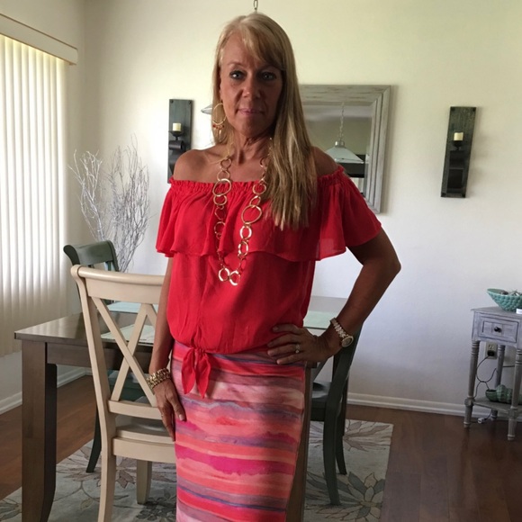 Profile Photo of Dawn Poelsma (@dawndchris68) on Poshmark