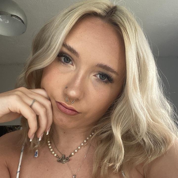 Profile Picture of   chels :) (@chelsea.wornham)... (@chelsea.wornham) on Tiktok