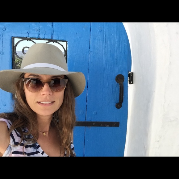 Rae Scarton - Poshmark Profile Picture of Rae Scarton (@rscarton) on Poshmark