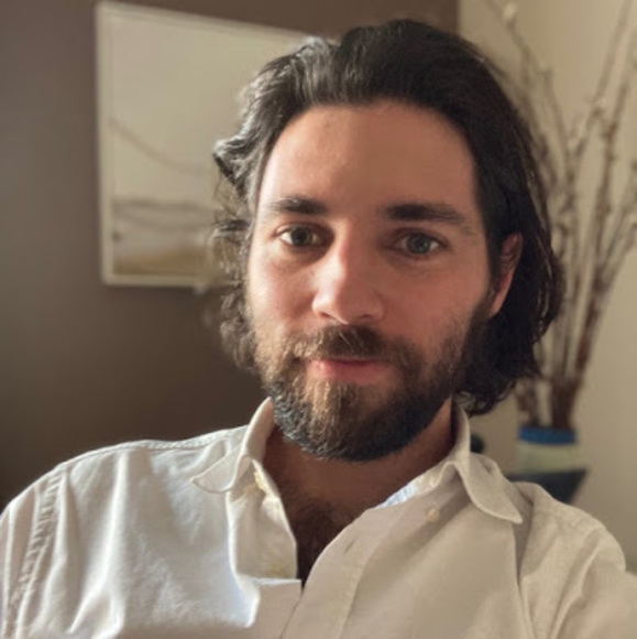 Profile Picture of Daniel Cairns (@daniel_cairns) on Poshmark