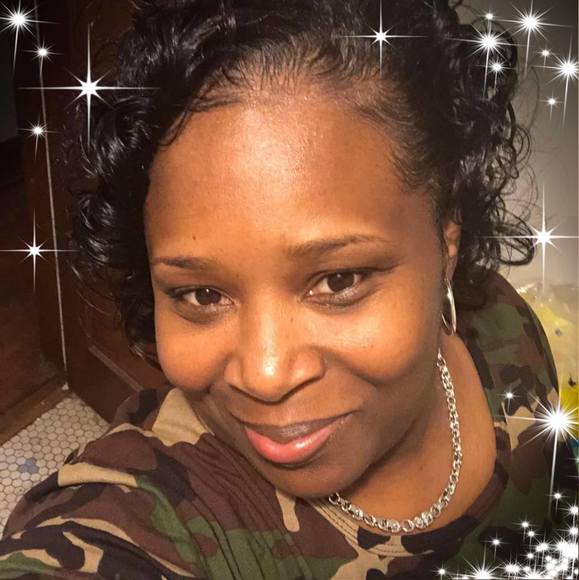 Profile Picture of Tiffany Lloyd (@tiffanylloyd156) on Poshmark