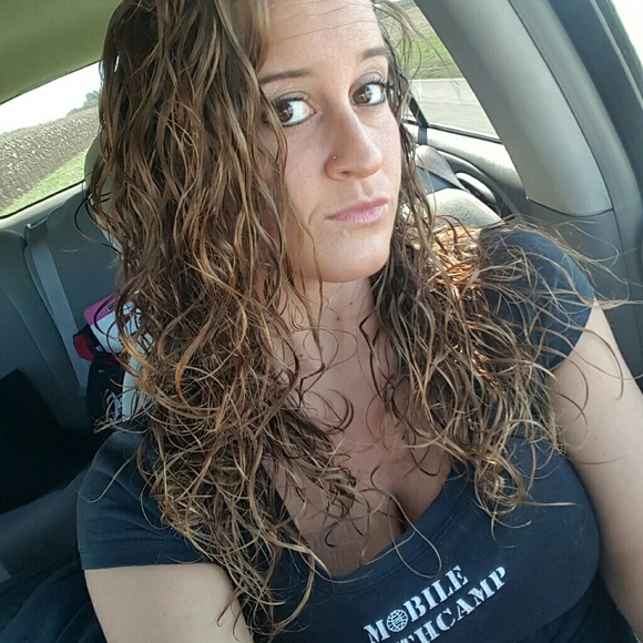 Profile Picture of Adrea Boxell (@aboxell5) on Poshmark