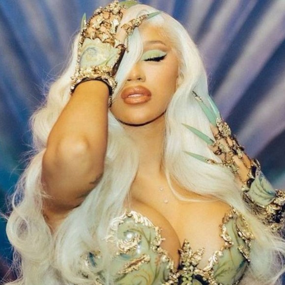 Profile Picture of Baddiecardi Bardi (@baddiecardibard) on Poshmark