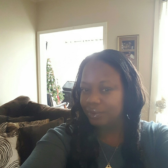 Profile Picture of Tiffany Bostic (@tbostic) on Poshmark