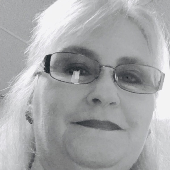 Profile Picture of Mikal Fulp (@mikalfulp) on Poshmark