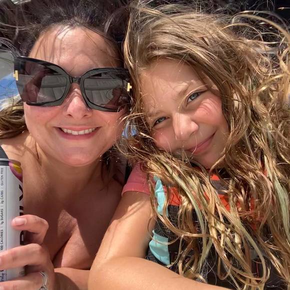 Profile Picture of Lindsay Lazzara-scianna (@lindsayscianna) on Poshmark