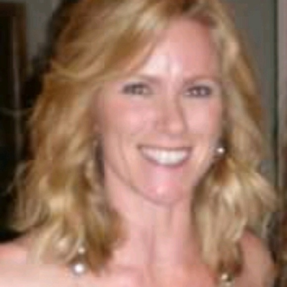 Profile Picture of Heather Chase (@yachtgirl206) on Poshmark