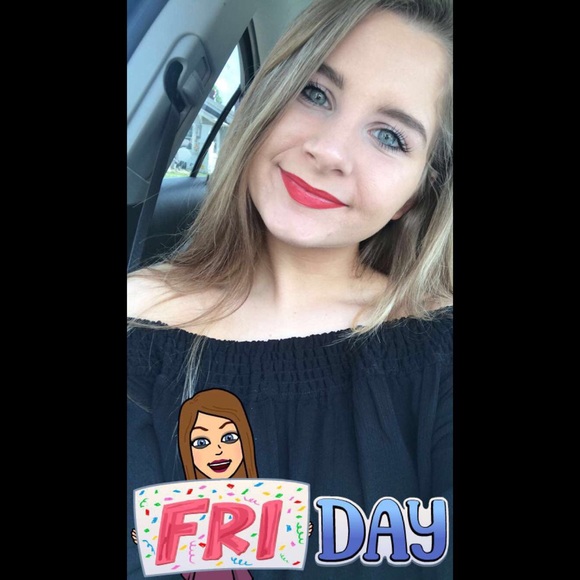 Profile Picture of Caitlyn Engle (@caitlynengle) on Poshmark