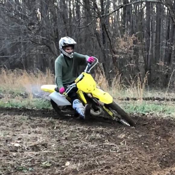 Profile Picture of Elliott Nifong (@elliottn44) on Poshmark