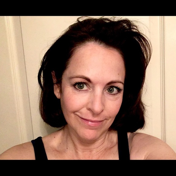 Profile Picture of Jennifer Stefanovic (@jstefan) on Poshmark