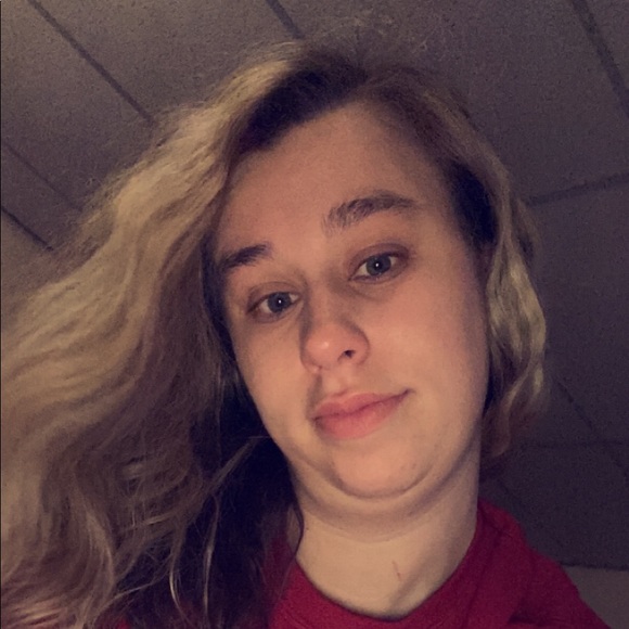Profile Picture of Brianna Bravetti (@nabrianna20) on Poshmark