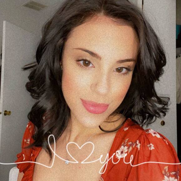 Profile Picture of Shea Walker (@shea_walker) on Poshmark