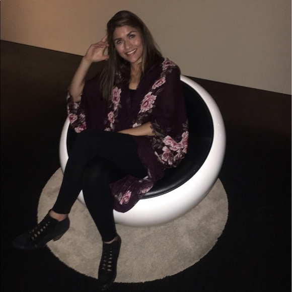 Profile Picture of Daniela Luna (@princessdl05) on Poshmark