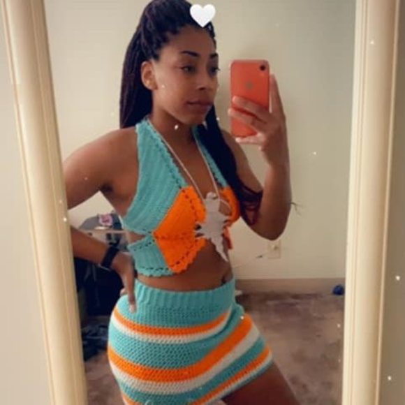 Profile Picture of Essence Harris (@essenceharri365) on Poshmark