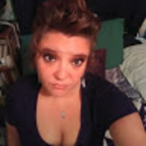 Profile Picture of Tosha Jones (@toshajones7653) on Poshmark