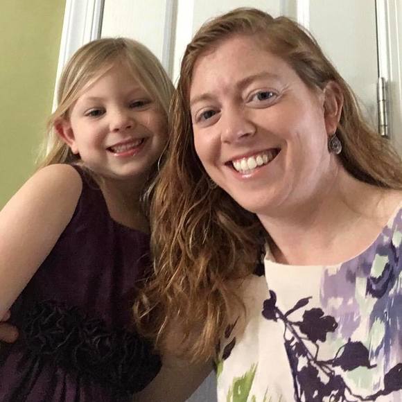 Profile Picture of Ashleigh Saurborn (@alang170) on Poshmark