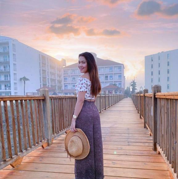 Profile Picture of Angela Bashrum (@abashrum) on Poshmark