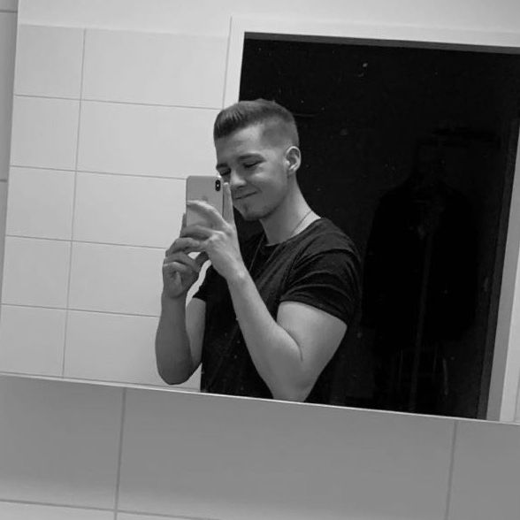 Profile Picture of Eric (@ericlindn) on Tiktok