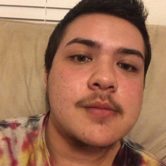 Profile Picture of Andrew Espino (@andrewespino) on Poshmark