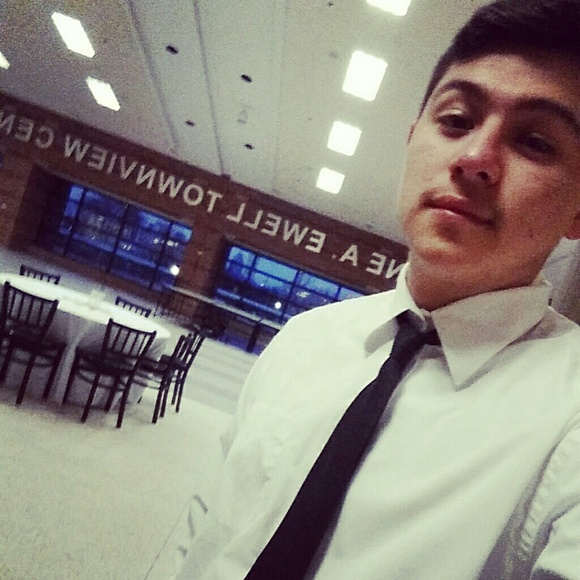 Profile Picture of Johan Priego (@shadyjohan) on Poshmark