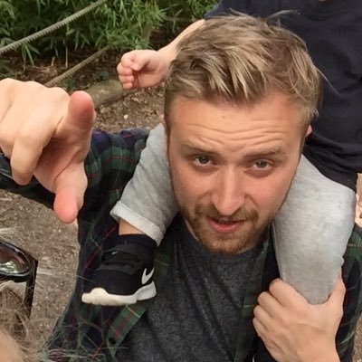 Profile Picture of John Chapple (@jpongc) on Twitter