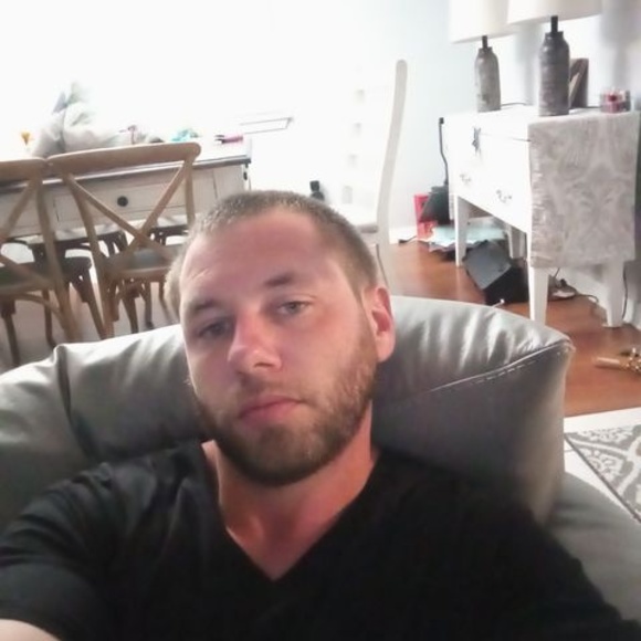 Profile Picture of Darryl Bergeron (@darrylbergeron) on Poshmark