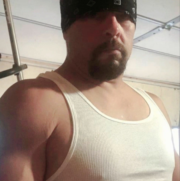 Profile Picture of Mark Andren (@sandman0539) on Poshmark