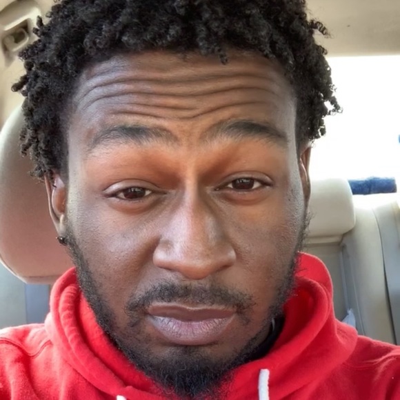 Profile Picture of Darnell Warren (@taurustitan) on Poshmark