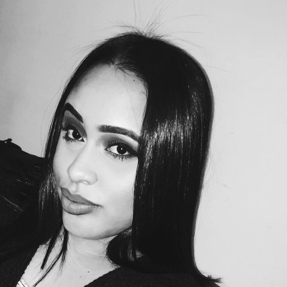 Kimberly Naverette - Poshmark Profile Picture of Kimberly Naverette (@kmnav25) on Poshmark