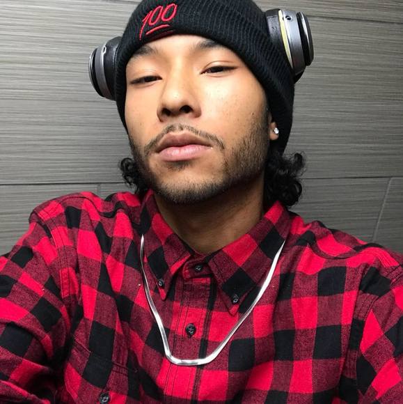 Sean Lipscomb - Poshmark Profile Picture of Sean Lipscomb (@mixedguy1989) on Poshmark