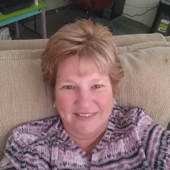 Profile Picture of Teresa Kroft (@terrikroft04) on Poshmark