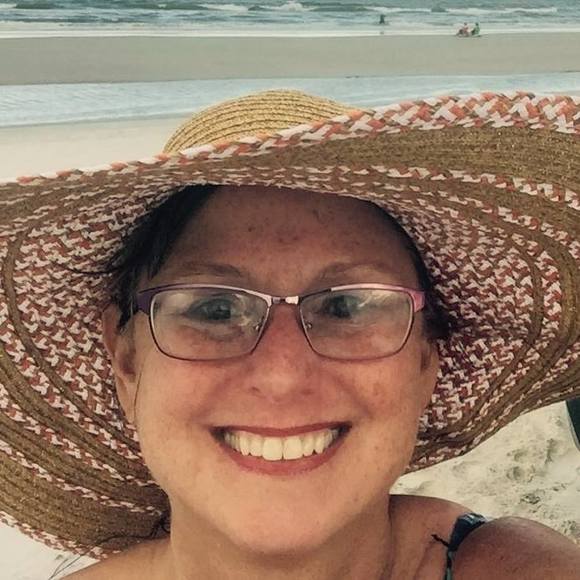 Profile Picture of Tracie Rodriguez (@tracie65) on Poshmark