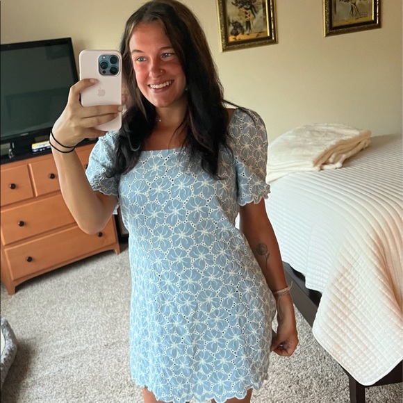 Profile Picture of Amanda Deconinck (@adeconinck) on Poshmark