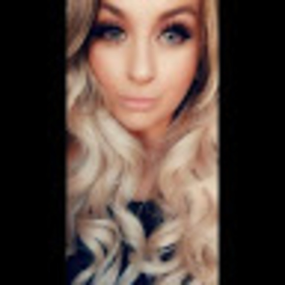 Profile Picture of Emily Rutledge (@emrosejimenez99) on Poshmark