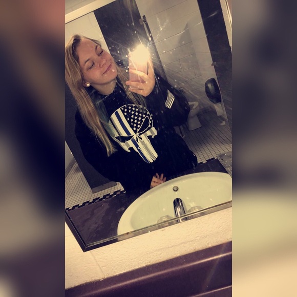 Profile Picture of Lexi Lamson (@lamson27) on Poshmark
