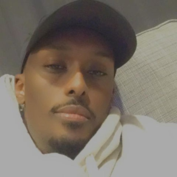 Profile Picture of Robel Andemichael (@robel2423) on Poshmark