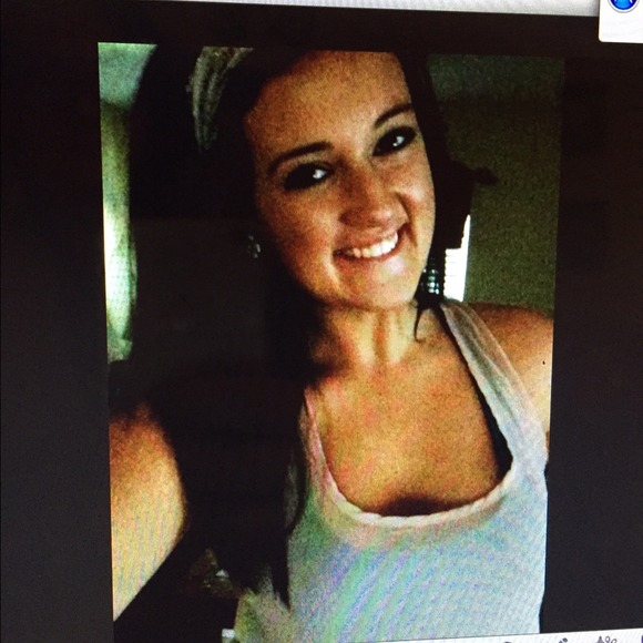 Profile Picture of Layns Krnk (@ljenk) on Poshmark