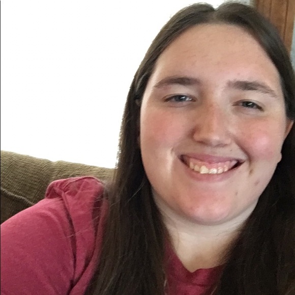 Profile Picture of Summer Stanifer (@summerstanifer) on Poshmark