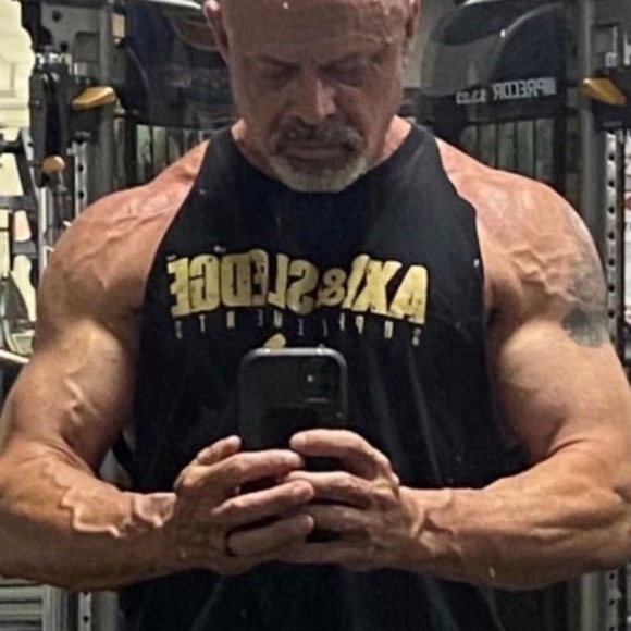 Profile Picture of Tony Askew (@tony_askew) on Poshmark