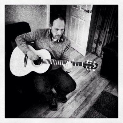 Profile Picture of Nigel Reid (@phoebesdaddy) on Twitter