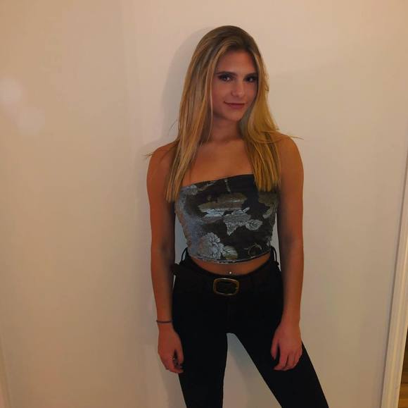 Profile Picture of Claire Endelman (@claire1162) on Poshmark